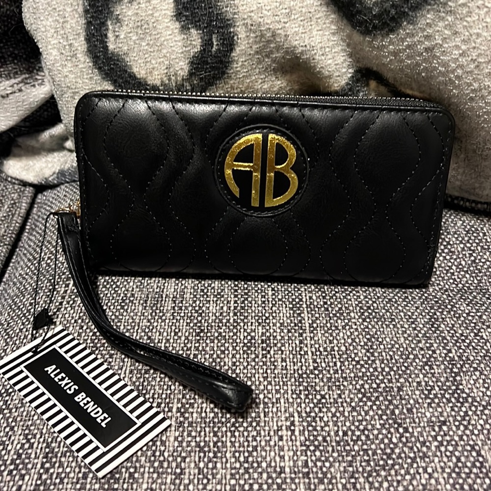NWT Alexis Bendel Wristley